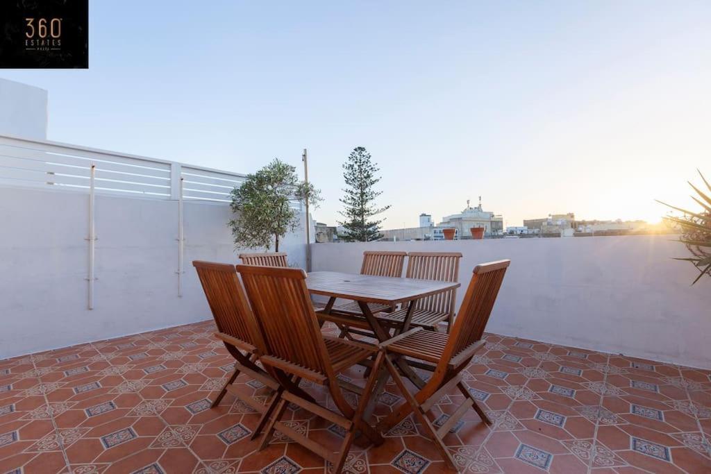 Beautiful, Typical Maltese 4Br Home With Roof Top By 360 Estates سليمة المظهر الخارجي الصورة