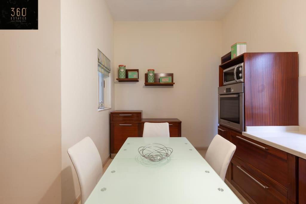 Beautiful, Typical Maltese 4Br Home With Roof Top By 360 Estates سليمة المظهر الخارجي الصورة